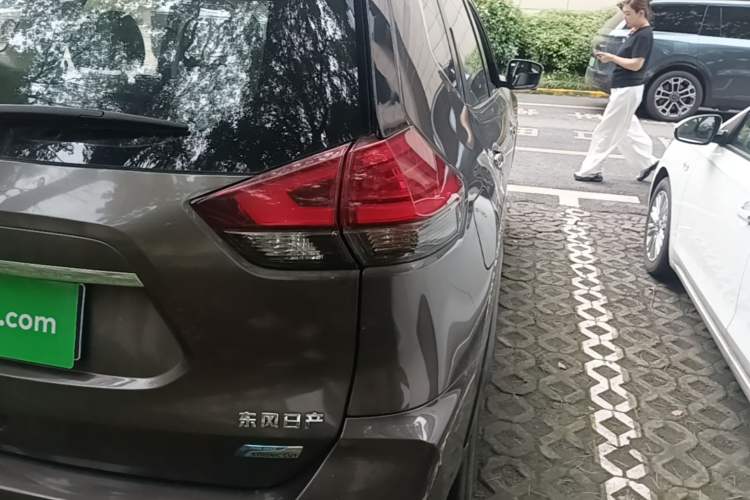 Used Nissan X-Trail 2017 2.0L CVT Comfort Edition 2WD Right Rear Taillight