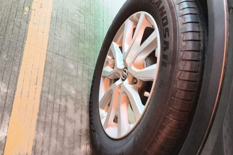 Used Nissan X-Trail 2017 2.0L CVT Comfort Edition 2WD Right Rear Wheel Hub