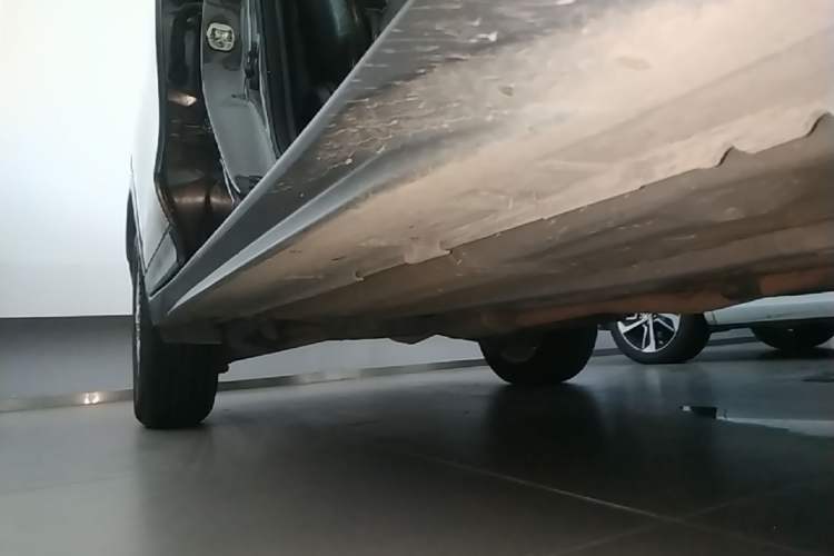 Used Nissan X-Trail 2017 2.0L CVT 7-Seater Comfort Edition 2WD Right Side Sill