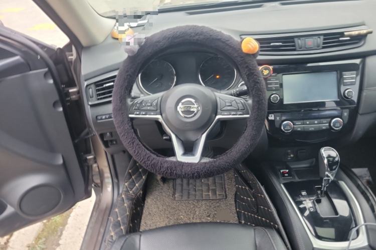 Used Nissan X-Trail 2017 2.5L CVT Luxury Edition 4WD Steering Wheel