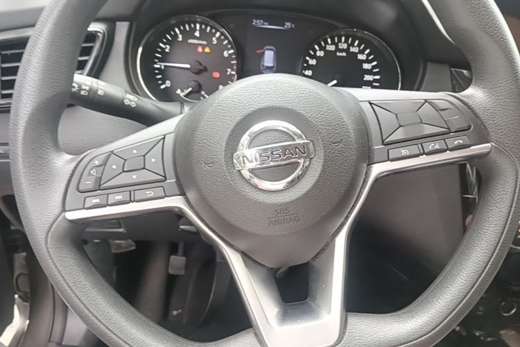 Used Nissan X-Trail 2017 2.0L CVT Comfort Edition 2WD Steering Wheel