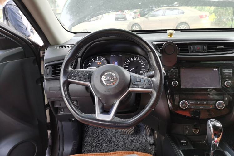 Used Nissan X-Trail 2017 2.5L CVT Luxury Edition 4WD Steering Wheel