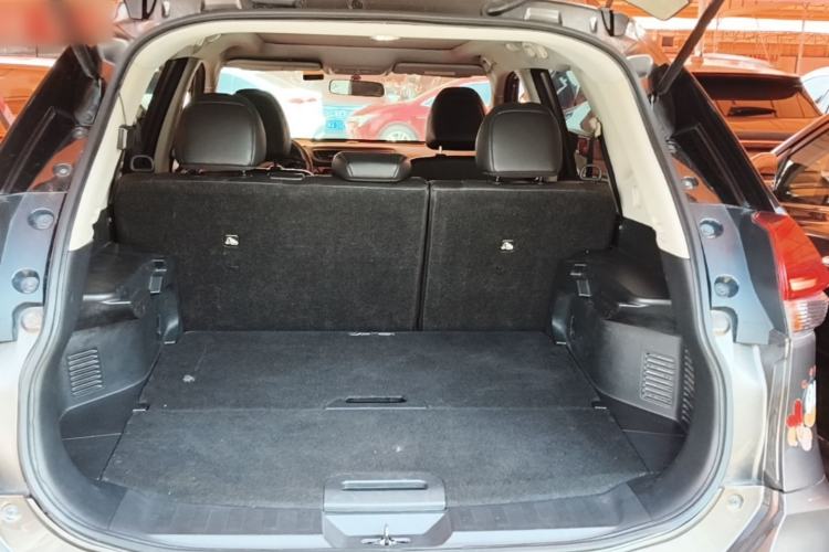 Used Nissan X-Trail 2017 2.0L CVT Comfort Edition 2WD Trunk