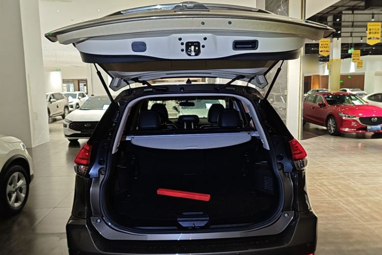 Used Nissan X-Trail 2017 2.0L CVT Comfort Edition 2WD Trunk