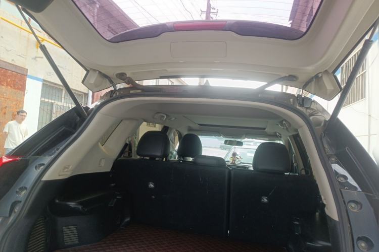 Used Nissan X-Trail 2017 2.0L CVT Comfort Edition 2WD Trunk