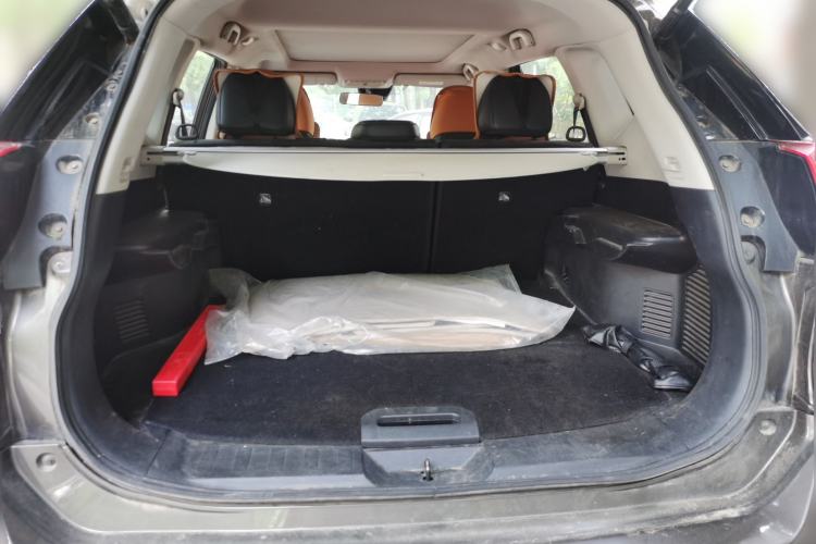Used Nissan X-Trail 2017 2.5L CVT Luxury Edition 4WD Trunk