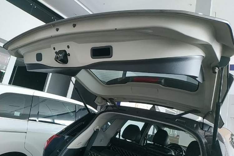Used Nissan X-Trail 2017 2.0L CVT 7-Seater Comfort Edition 2WD Trunk