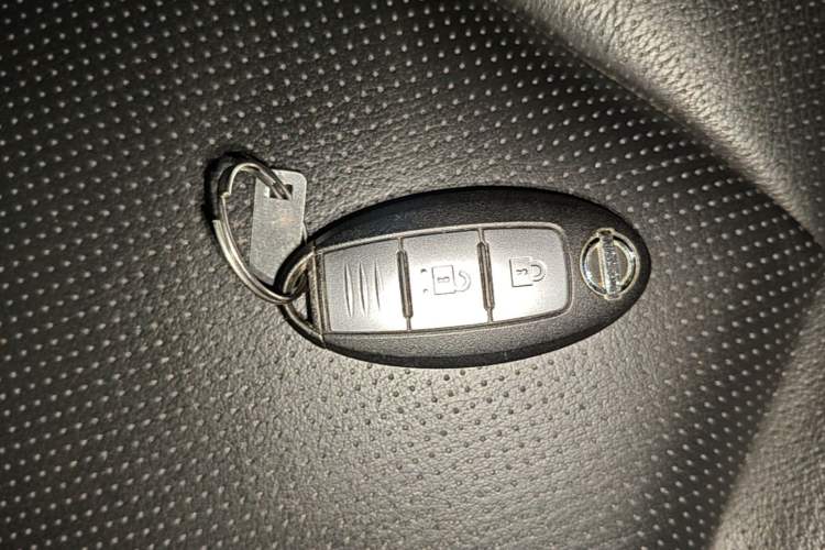 Used Nissan X-Trail 2017 2.0L CVT Comfort Edition 2WD Vehicle Key