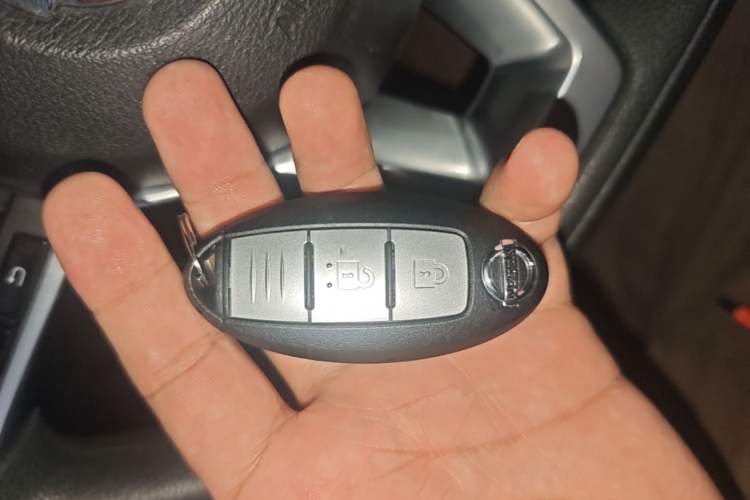 Used Nissan X-Trail 2017 2.0L CVT Comfort Edition 2WD Vehicle Key
