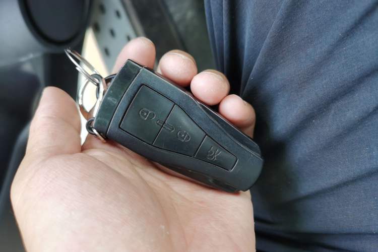 Used Nissan X-Trail 2017 2.5L CVT Luxury Edition 4WD Vehicle Key