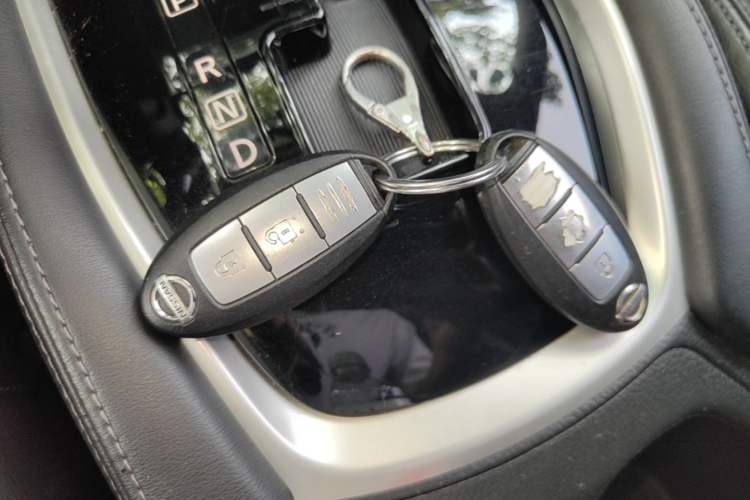 Used Nissan X-Trail 2017 2.0L CVT Comfort Edition 2WD Vehicle Key