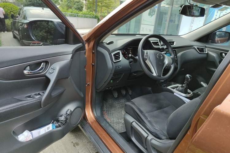 Used Nissan X-Trail 2017 2.0L Manual Classic Edition 2WD Driver Seat