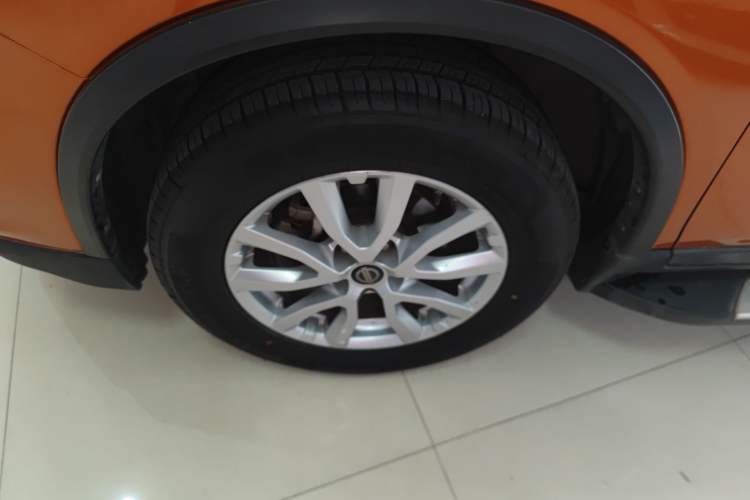 Used Nissan X-Trail 2017 2.0L CVT Comfort Edition 2WD Left Front Wheel Hub