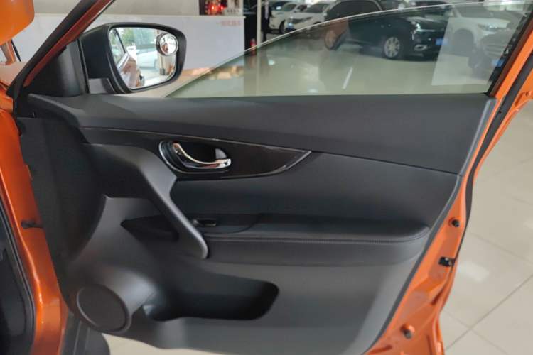 Used Nissan X-Trail 2017 2.0L CVT Comfort Edition 2WD Right Front Door Interior