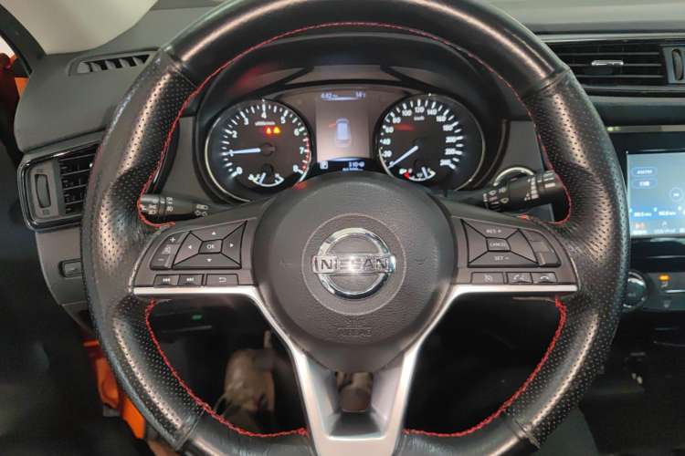 Used Nissan X-Trail 2017 2.0L CVT Comfort Edition 2WD Steering Wheel