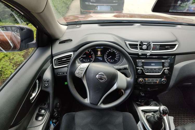 Used Nissan X-Trail 2017 2.0L Manual Classic Edition 2WD Steering Wheel