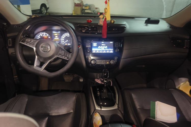 Used Nissan X-Trail 2017 2.5L CVT Luxury Edition 4WD Center Console