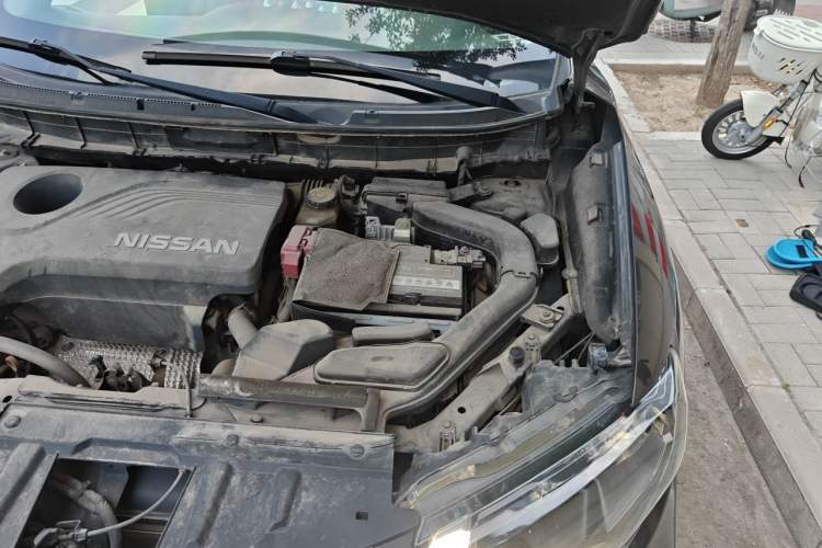 Used Nissan X-Trail 2017 2.5L CVT Luxury Edition 4WD Engine Bay Left