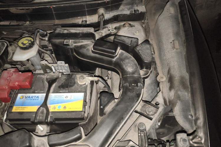 Used Nissan X-Trail 2017 2.0L CVT Comfort Edition 2WD Engine Bay Left