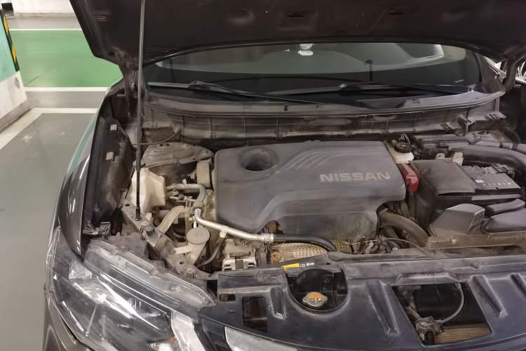 Used Nissan X-Trail 2017 2.5L CVT Luxury Edition 4WD Engine Bay Right