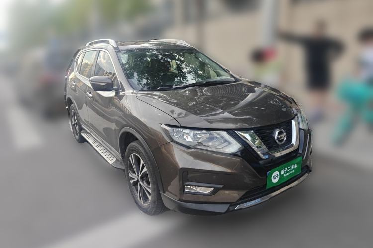 Used Nissan X-Trail 2017 2.5L CVT Luxury Edition 4WD Front Right 45 Deg