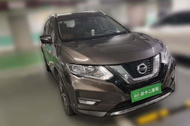 Used Nissan X-Trail 2017 2.5L CVT Luxury Edition 4WD Front Right 45 Deg