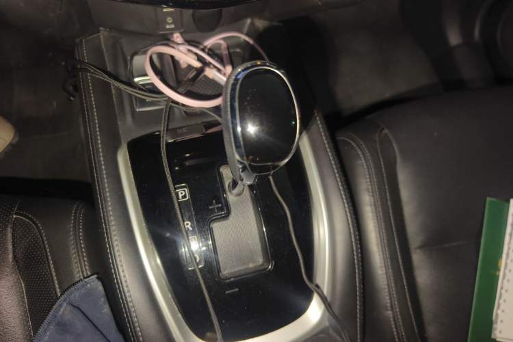 Used Nissan X-Trail 2017 2.5L CVT Luxury Edition 4WD Gear Lever