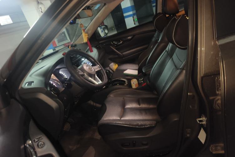 Used Nissan X-Trail 2017 2.5L CVT Luxury Edition 4WD Left Front Seat