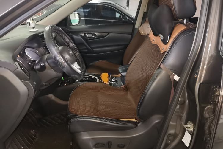 Used Nissan X-Trail 2017 2.5L CVT Luxury Edition 4WD Left Front Seat