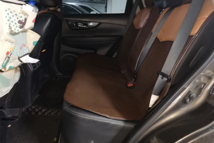 Used Nissan X-Trail 2017 2.5L CVT Luxury Edition 4WD Left Rear Seat