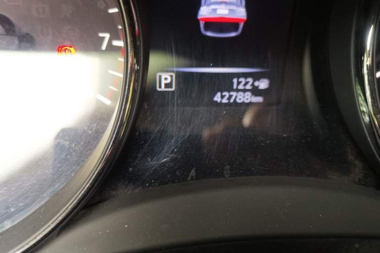 Used Nissan X-Trail 2017 2.0L CVT Comfort Edition 2WD Odometer Close Up