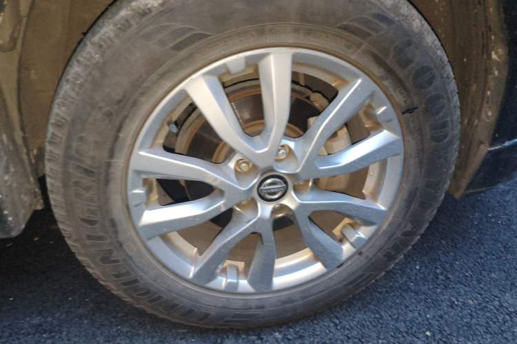 Used Nissan X-Trail 2017 2.0L CVT Comfort Edition 2WD Right Front Wheel Hub