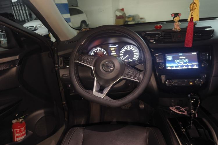 Used Nissan X-Trail 2017 2.5L CVT Luxury Edition 4WD Steering Wheel