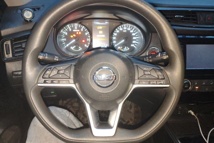 Used Nissan X-Trail 2017 2.0L CVT Comfort Edition 2WD Steering Wheel