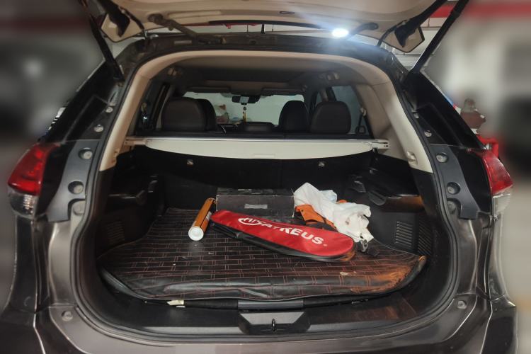 Used Nissan X-Trail 2017 2.5L CVT Luxury Edition 4WD Trunk