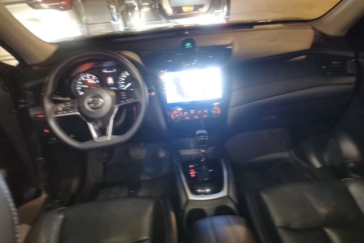 Used Nissan X-Trail 2017 2.0L CVT Comfort Edition 2WD Center Console