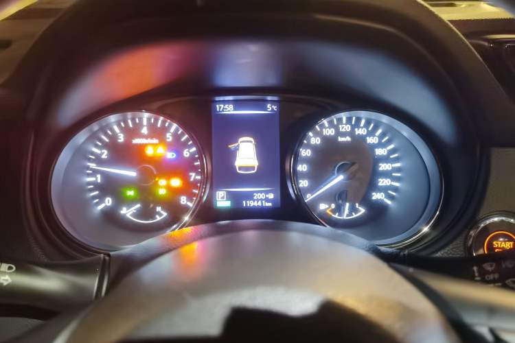 Used Nissan X-Trail 2017 2.0L CVT Comfort Edition 2WD Instrument Cluster