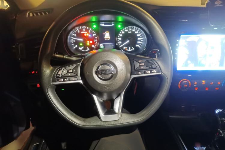 Used Nissan X-Trail 2017 2.0L CVT Comfort Edition 2WD Steering Wheel