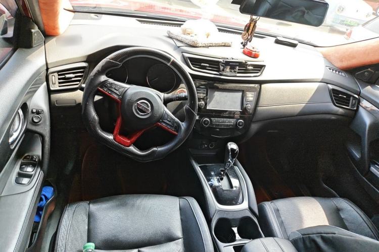 Used Nissan X-Trail 2017 2.0L CVT Comfort Edition 2WD Center Console