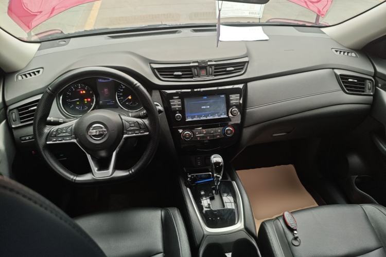 Used Nissan X-Trail 2017 2.0L CVT Comfort Edition 2WD Center Console