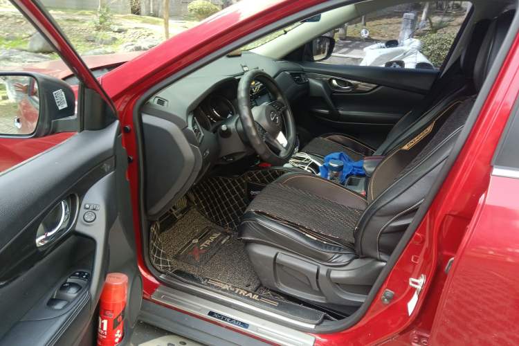 Used Nissan X-Trail 2017 2.0L CVT Comfort Edition 2WD Driver Seat