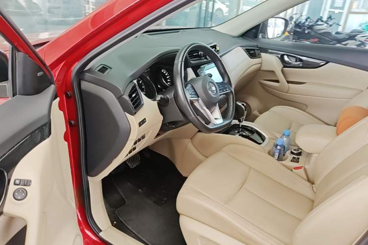 Used Nissan X-Trail 2017 2.5L CVT Luxury Edition 4WD Driver Seat
