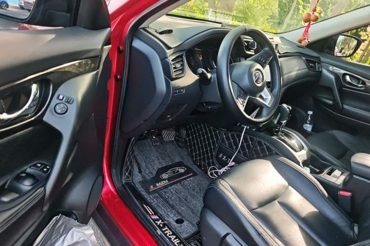 Used Nissan X-Trail 2017 2.0L CVT Comfort Edition 2WD Driver Seat