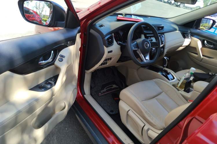Used Nissan X-Trail 2017 2.0L CVT Comfort Edition 2WD Driver Seat