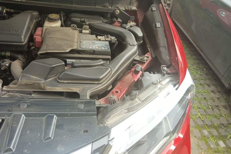 Used Nissan X-Trail 2017 2.5L CVT Luxury Edition 4WD Engine Bay Left