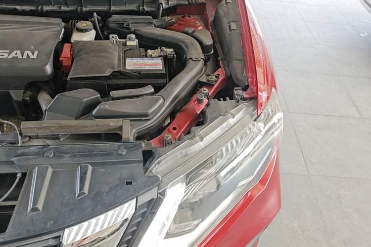 Used Nissan X-Trail 2017 2.5L CVT Luxury Edition 4WD Engine Bay Left