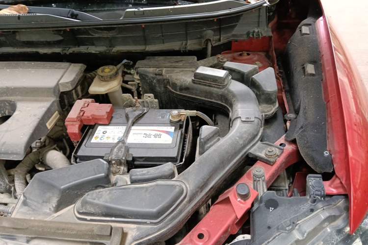 Used Nissan X-Trail 2017 2.0L CVT Comfort Edition 2WD Engine Bay Left