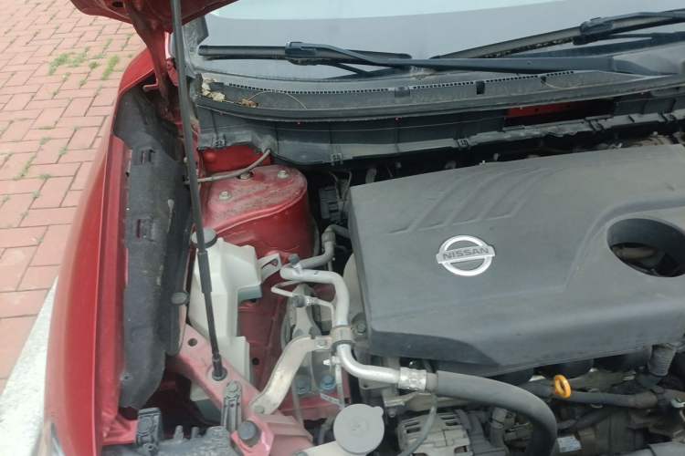 Used Nissan X-Trail 2017 2.0L CVT Comfort Edition 2WD Engine Bay Right