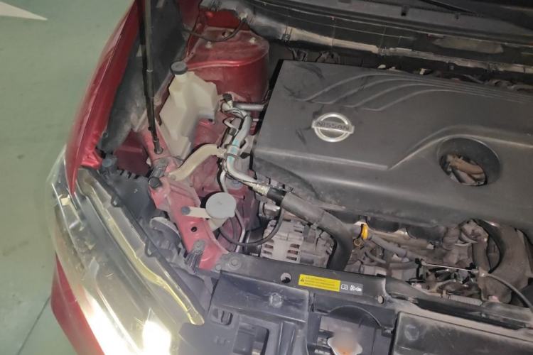 Used Nissan X-Trail 2017 2.0L CVT Smart Enjoyment Version 2WD Engine Bay Right