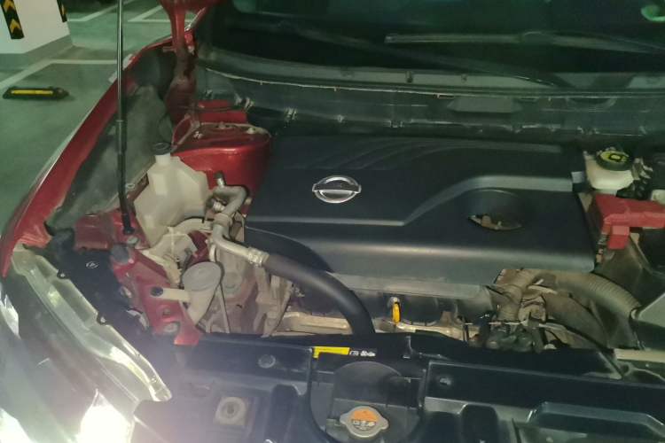 Used Nissan X-Trail 2017 2.0L CVT Comfort Edition 2WD Engine Bay Right